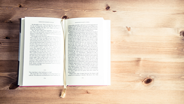 How to use the English verb "explain" | English Teacher Melanie